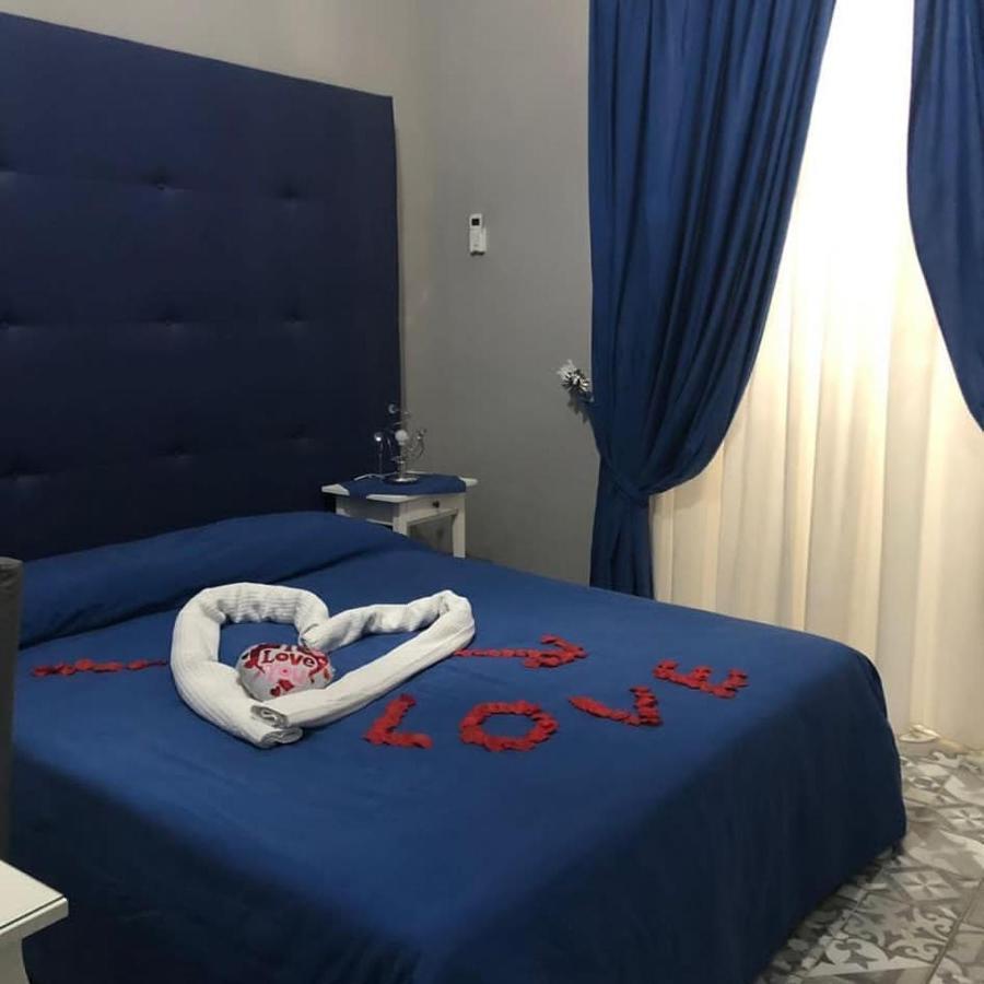 Luxury * Naples